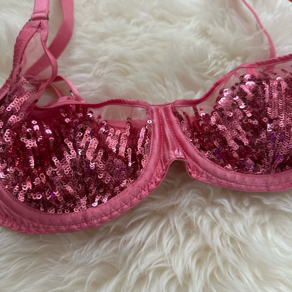 Agent Provocateur Sequin Embellished Pink Plunge underwired Bra 32DD - Picture 3 of 6